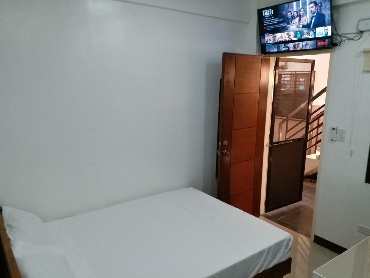 Clark-Pad Inn, Angeles City 外观 照片