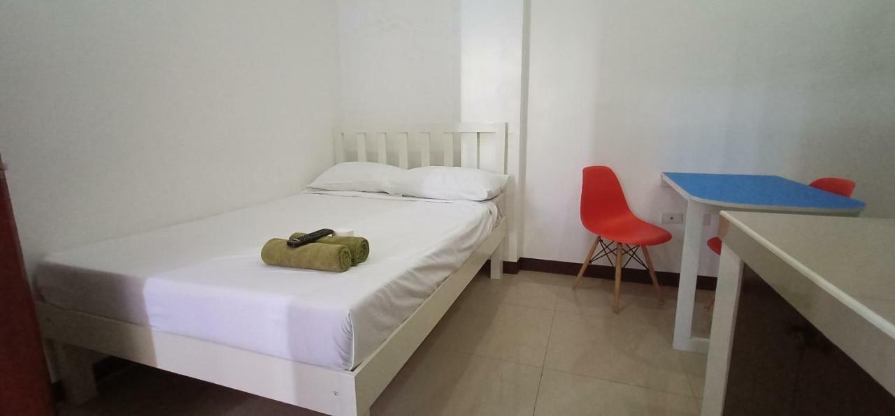 Clark-Pad Inn, Angeles City 外观 照片