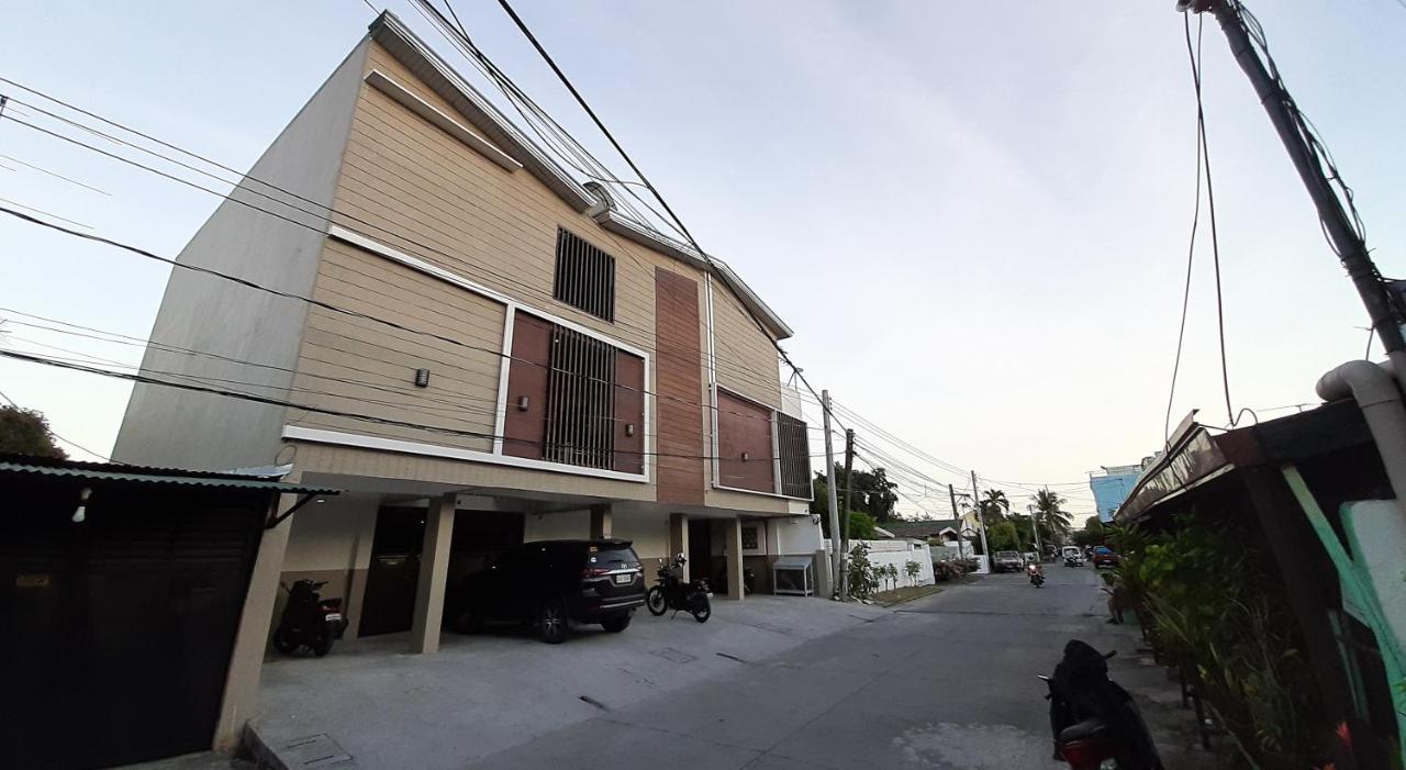 Clark-Pad Inn, Angeles City 外观 照片